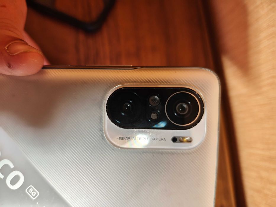 Телефон Poco f3 6/128