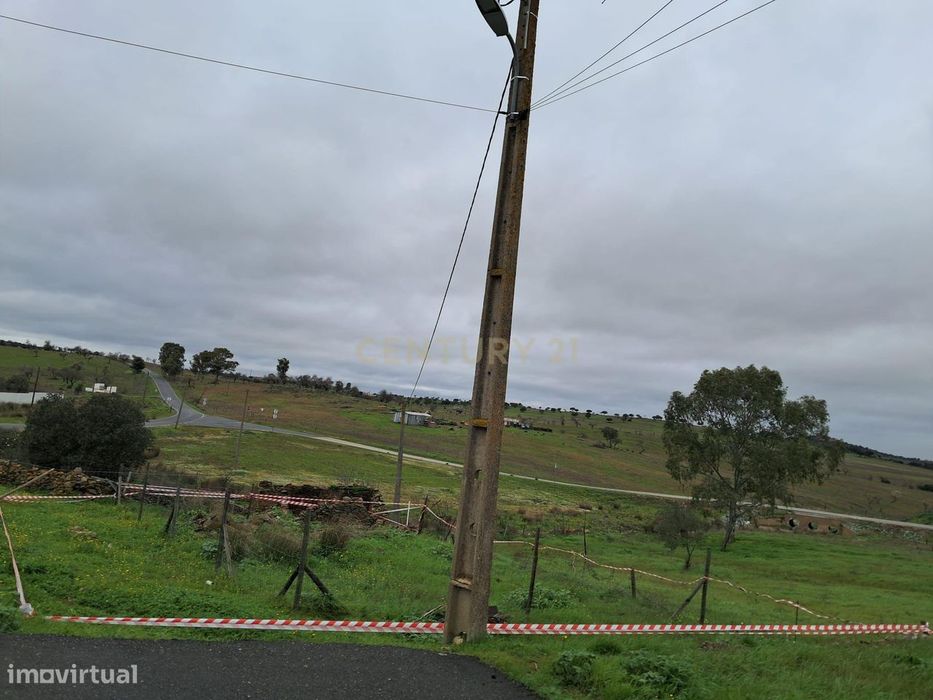 Terreno urbano no Alentejo, em Santana de Cambas, Mértola