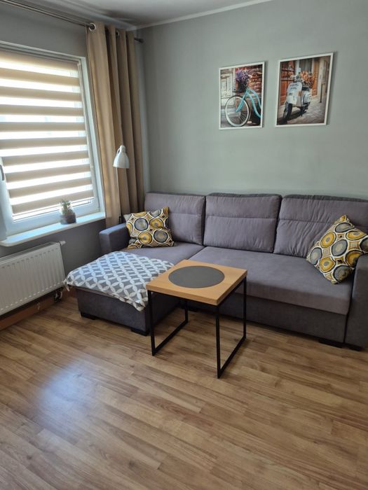 Sopot, ul. Bitwy pod Płowcami | 2-pokojowe mieszkanie 38 m² | 2 min do plaży | Idealne dla studenta | Wynajem na rok akademicki (możliwy już od 09/26)