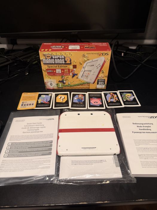 Nintendo 2DS Special Edition New Super Mario Bros. 2