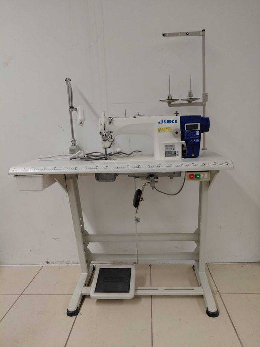 Maszyna szwalnicza JUKI - stębnówka