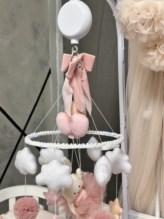 Мобіль ручної роботи з підсвіткою