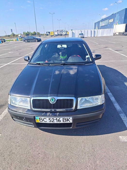 Автомобіль Skoda Octavia Tour