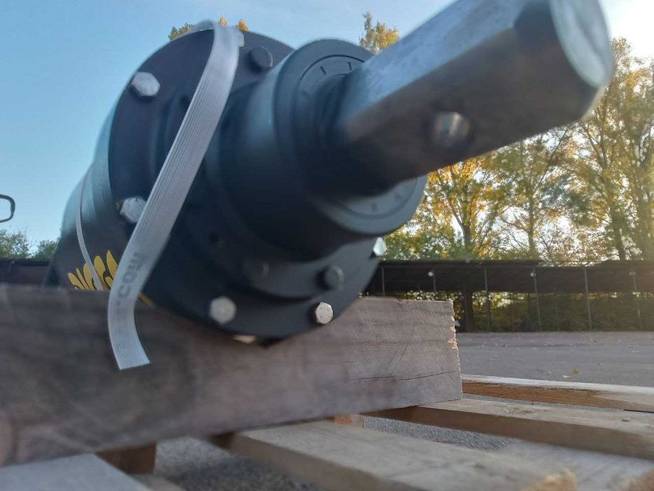 Гідробур в наявності Ямобур Гідрообертач Шнековий бур Digga