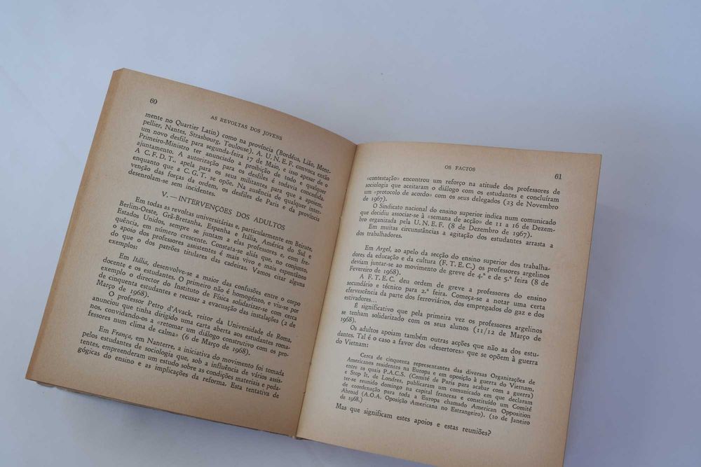 A Revolta dos Jovens "Les Revoltes des Jeunes" - J. Joussellin