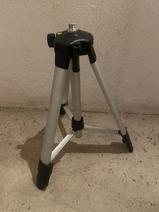 Suporte Tripé de Nivekamento com Cabeça Giratoria  Graduada