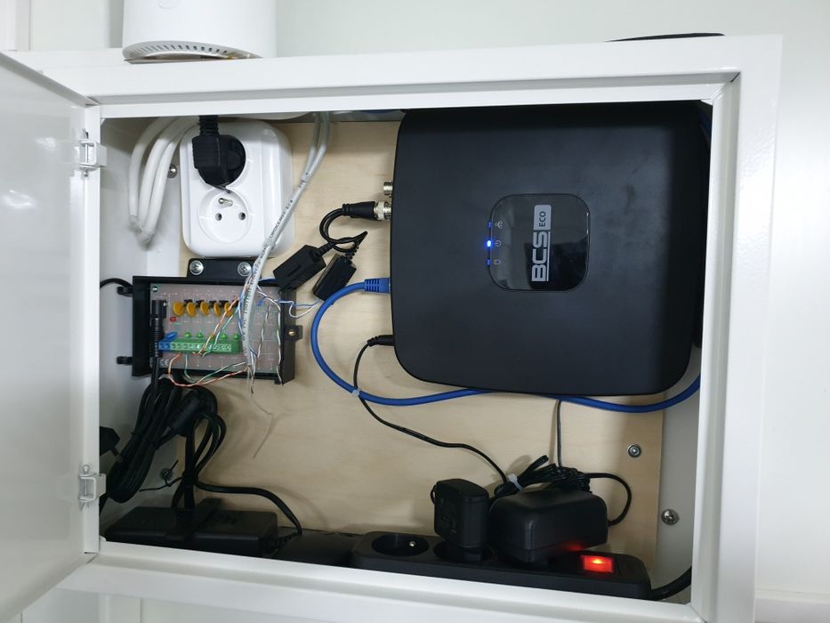 Ustawianie anten TV SAT DVBT montaż MONITORING