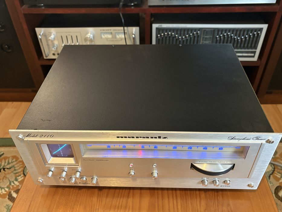 Tuner Marantz Model 2110