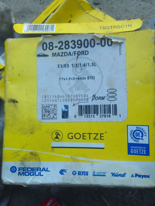 Продам колінвал мазда 323