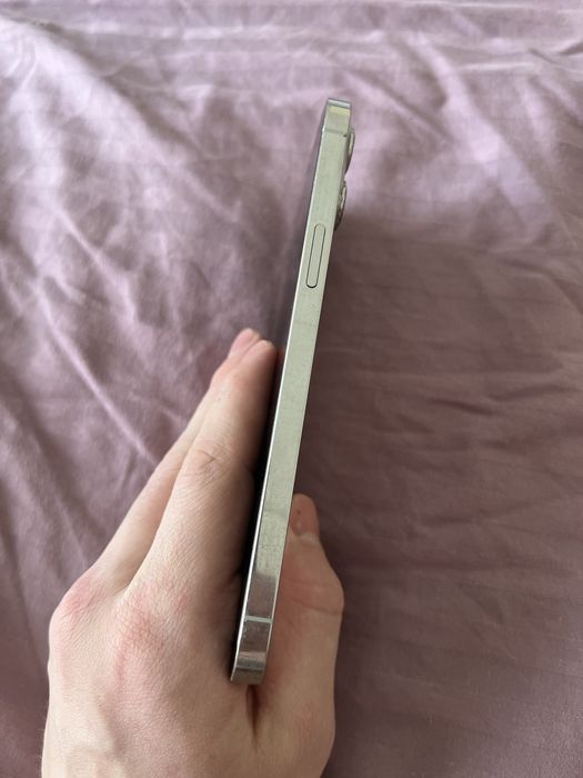 Iphone 12 pro max 512 GB ( Задняя крышка побита )