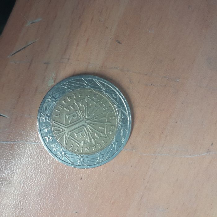 Старовинна монета 2 євро 1991 з деревом