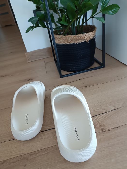 Klapki damskie Medicine 40 nowe