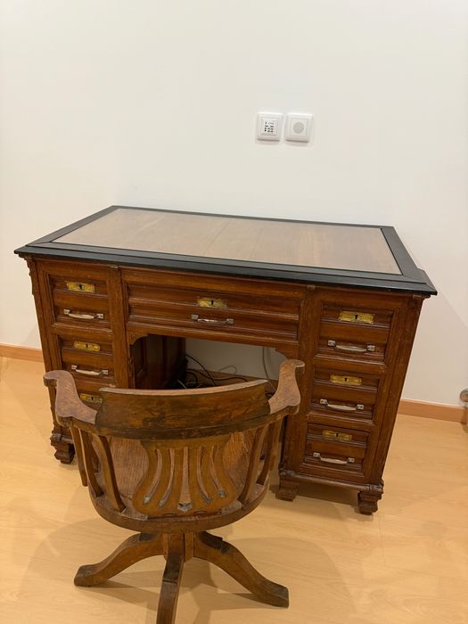 Conjunto secretária antiga + cadeira