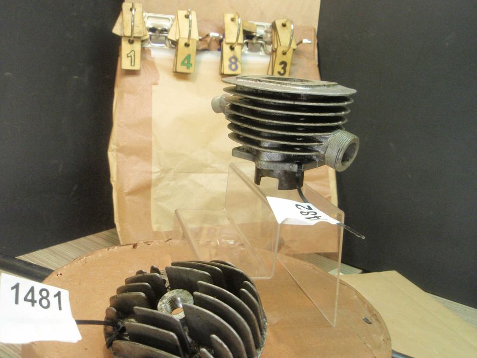 komar sztywniak żak ryś nowy cylinder głowica nominał PRL nr1482