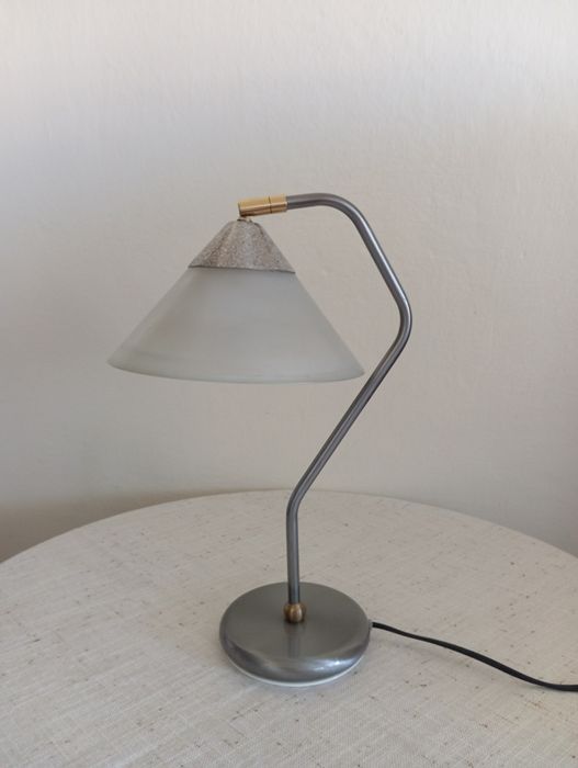 Lampka nocna lub na biurko