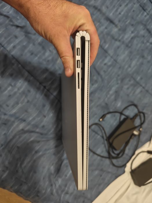 Vendo Surface Book 2
