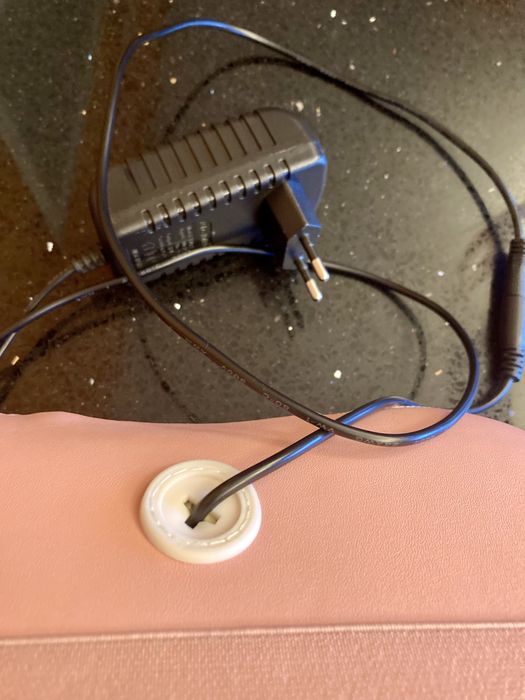 Almofada de massagem com fios rosa da ALE-HOP.