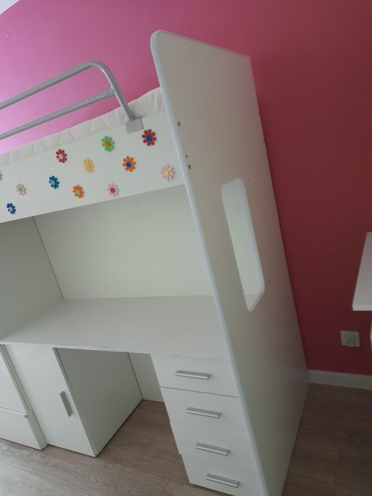 Łóżko piętrowe z szafą I biurkiem