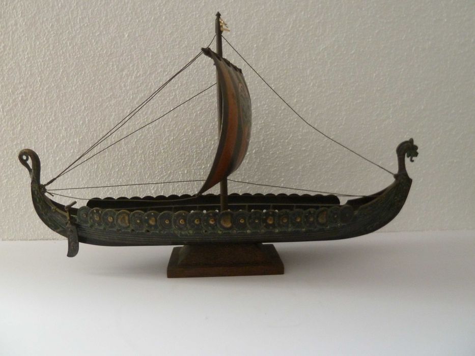 Barco Drakkar Vikingo
