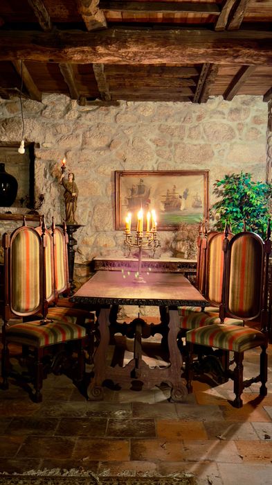 Mesa para sala de jantar com 6 cadeiras