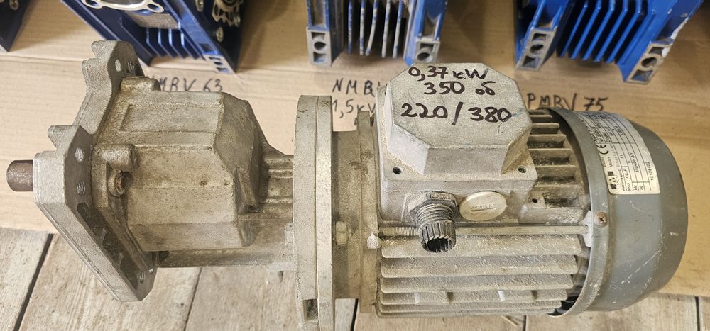 0,37квт 350 об 220/380в мотор-редуктор редуктор мото