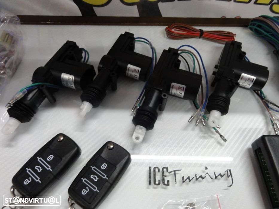 Kit fecho central universal + 4 pistolas + 2 comandos com chave retrátil tipo Audi / VW