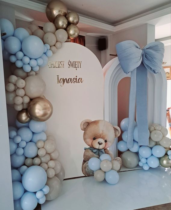 Dekoracja balonowa koło ścianka na chrzest komunia roczek balony