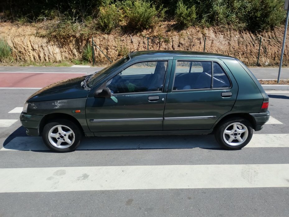Renault ano 92 com pequenos reparos