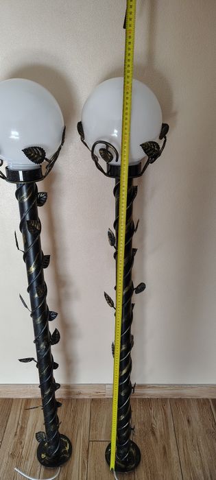 Lampy ogrodowe stojace metalowe kute liście