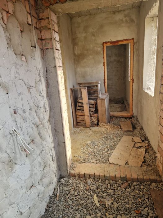 Продаж будинку в р-ні Роща ( верх)