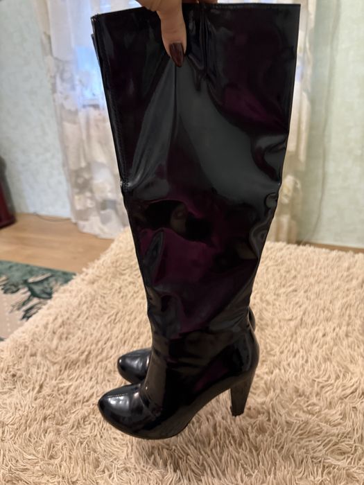 Чоботи лакові 38 розмір