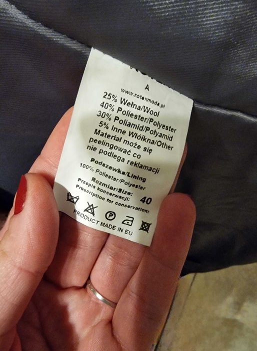 Płaszcz zimowy w odcieniu zielonym