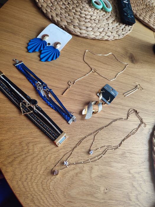 Zestaw nowej biżuterii