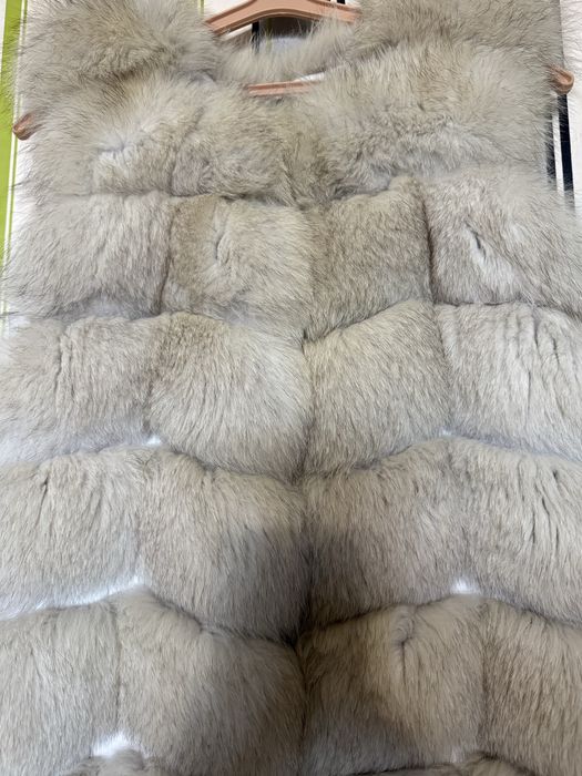 Жилет песцовый женский в отличном состочнии мех