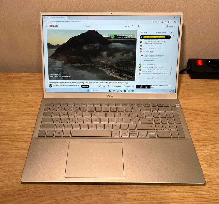 Laptop Dell Inspiron 5502 / i5 / 16GB / 512GB / Windows 11 / Srebrny