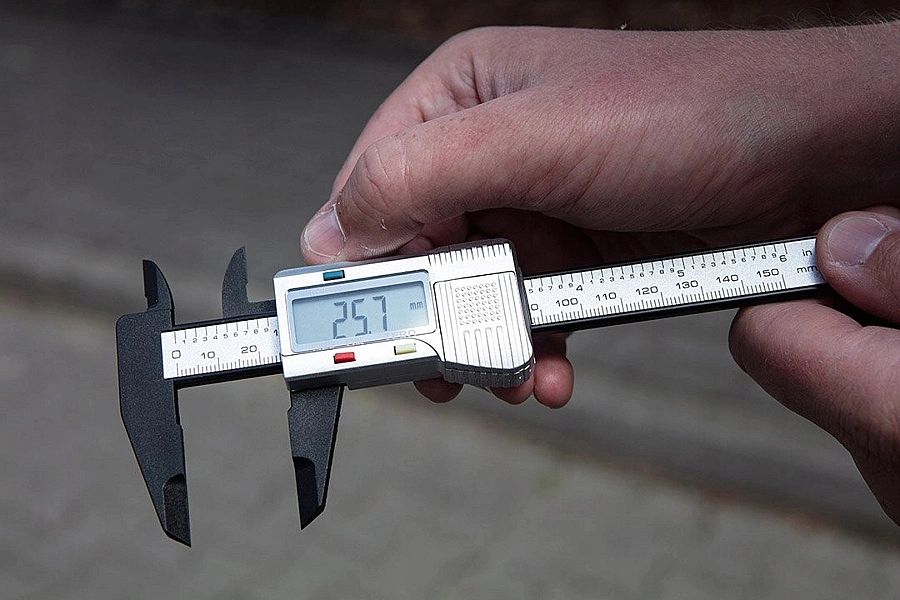 Suwmiarka Cyfrowa 150 Mm, Kompozyt Włókna Węglowego Top Tools 31C621-1