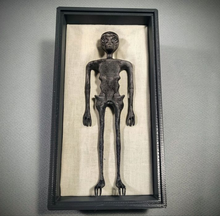 Figura Réplica de Múmia Alien de Nazca Premium