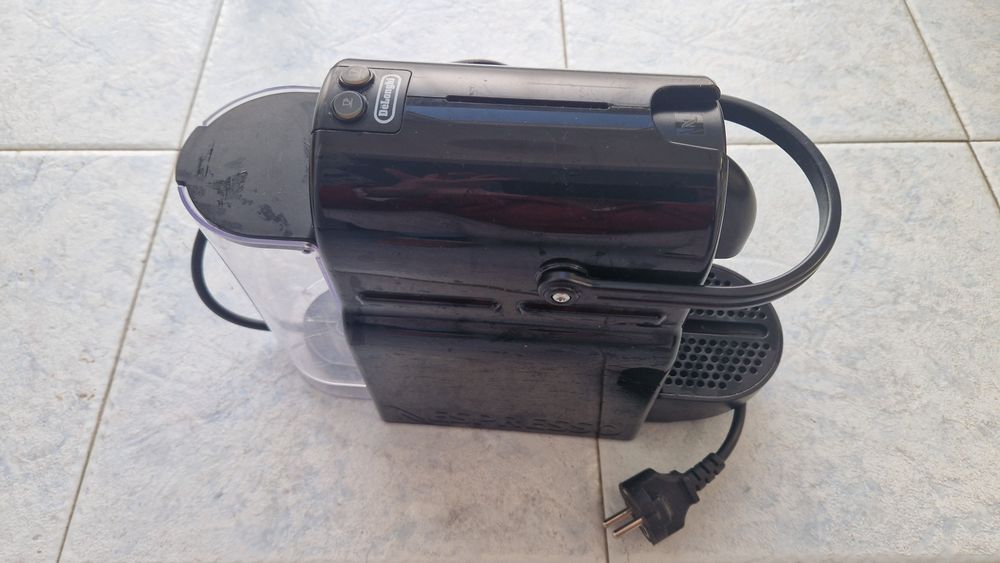 Máquina de Café Nespresso preta