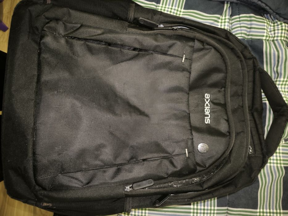 Mochila / mala preta axians da hp