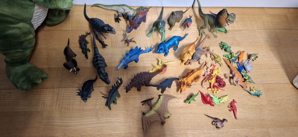 Dinozaury zestaw figurki maskotka trex zestaw
