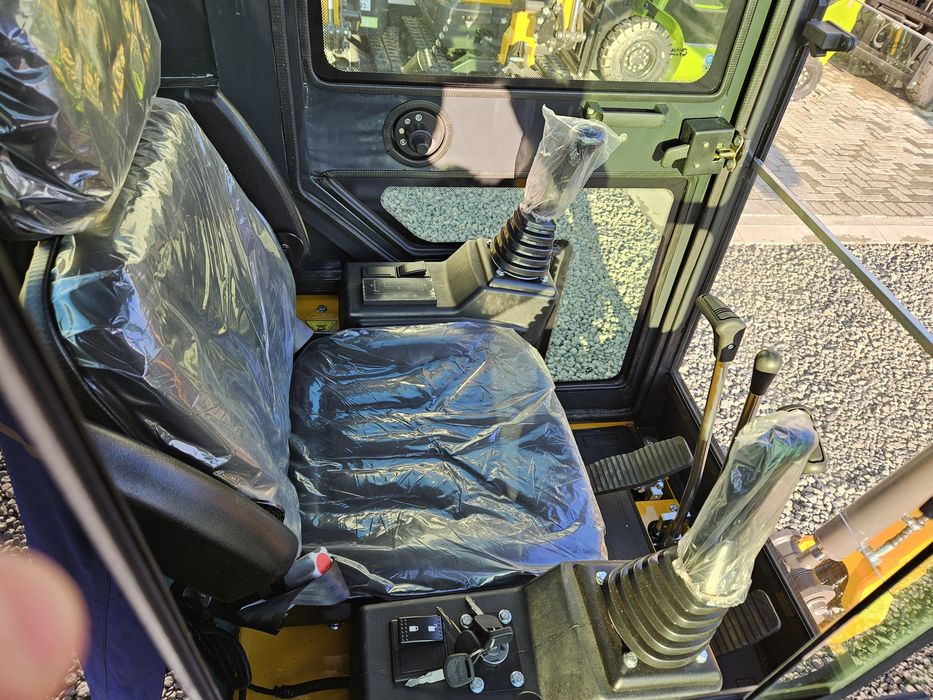 Koparka minikoparka KRÜGER XKW 16 ,kabina, diesel 1600 kg ,KUBOTA  D72