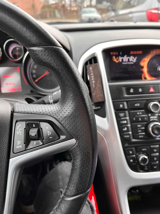 Opel Astra J OPC 2010 1.7 Дизель МТ