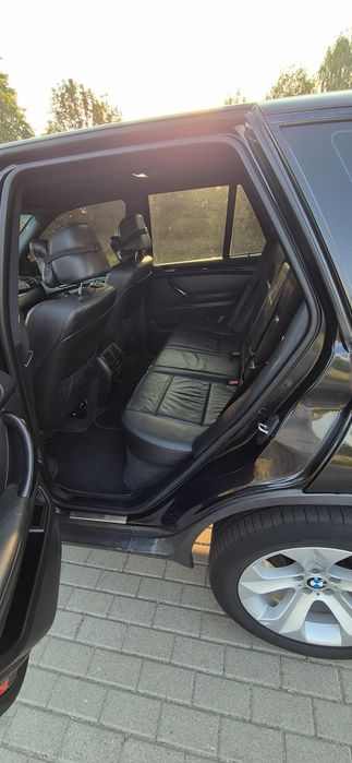 Автомобіль BMW X5 E53