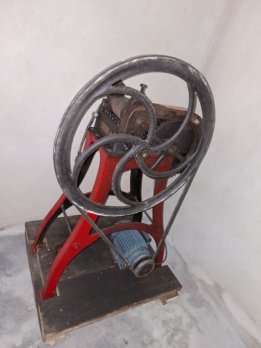 Maquina de trabalhar vime