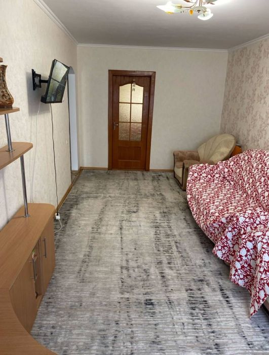 Продам 2 кім в центрі