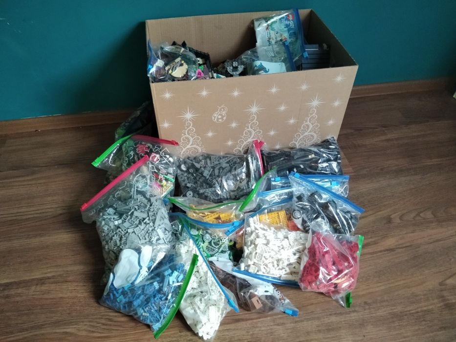 Lego 16 zestawów plus gratisy