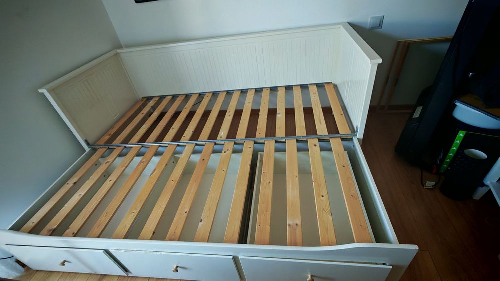 Sofá, cama individual e cama de casal 3 em 1 + mesa cabeceira
