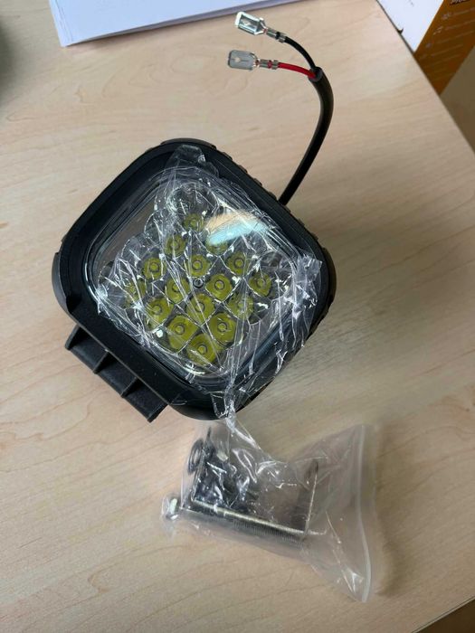 Lampa robocza LED 48W / 12–30V – nowa, solidna, mocne światło