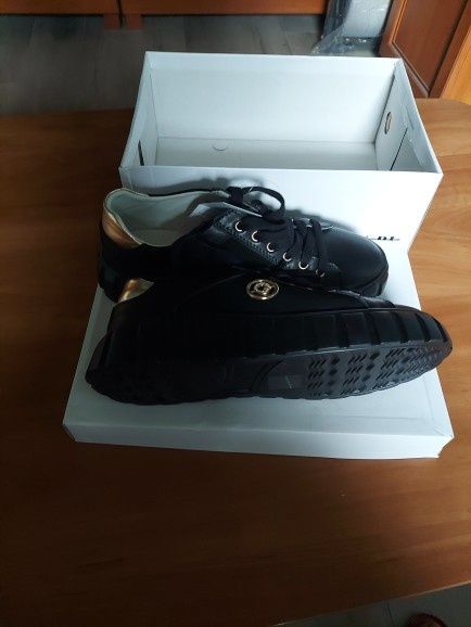 Sprzedam adidasy