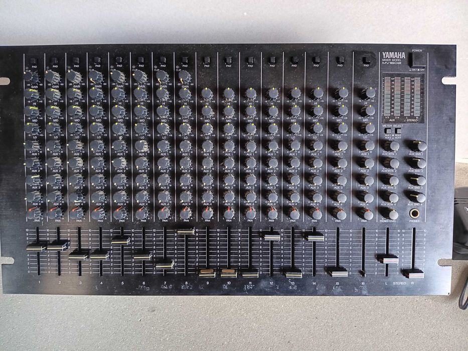 Yamaha mv1602 mixer